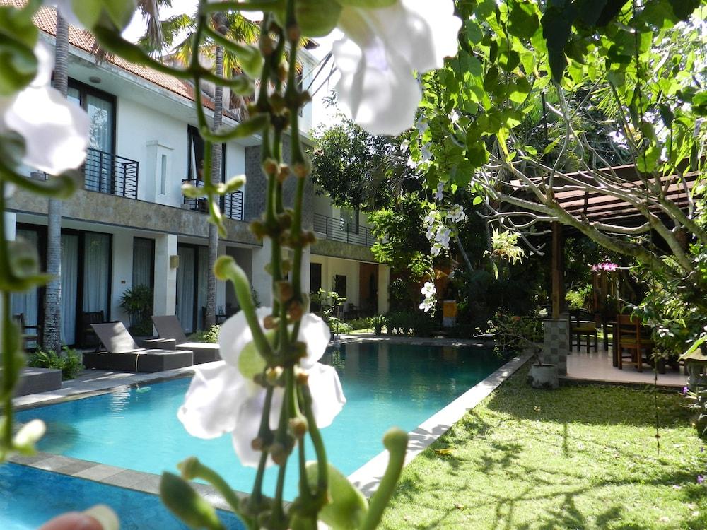 Puri Maharani Boutique Hotel دنباسار المظهر الخارجي الصورة
